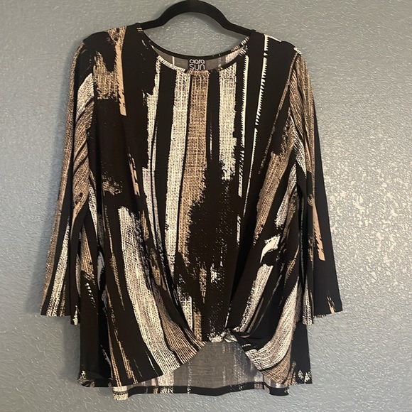 Ciara sun Woo Sz M top length from shoulder down 25”, armpit to armpit,23 inches - Picture 2 of 5